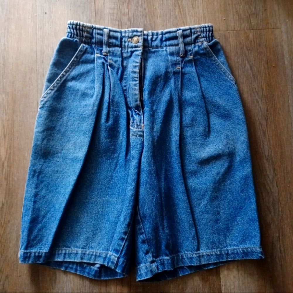 Studio Wear Denim Shorts with Pleats and Elastic Waist Band in Back  ** EUC **